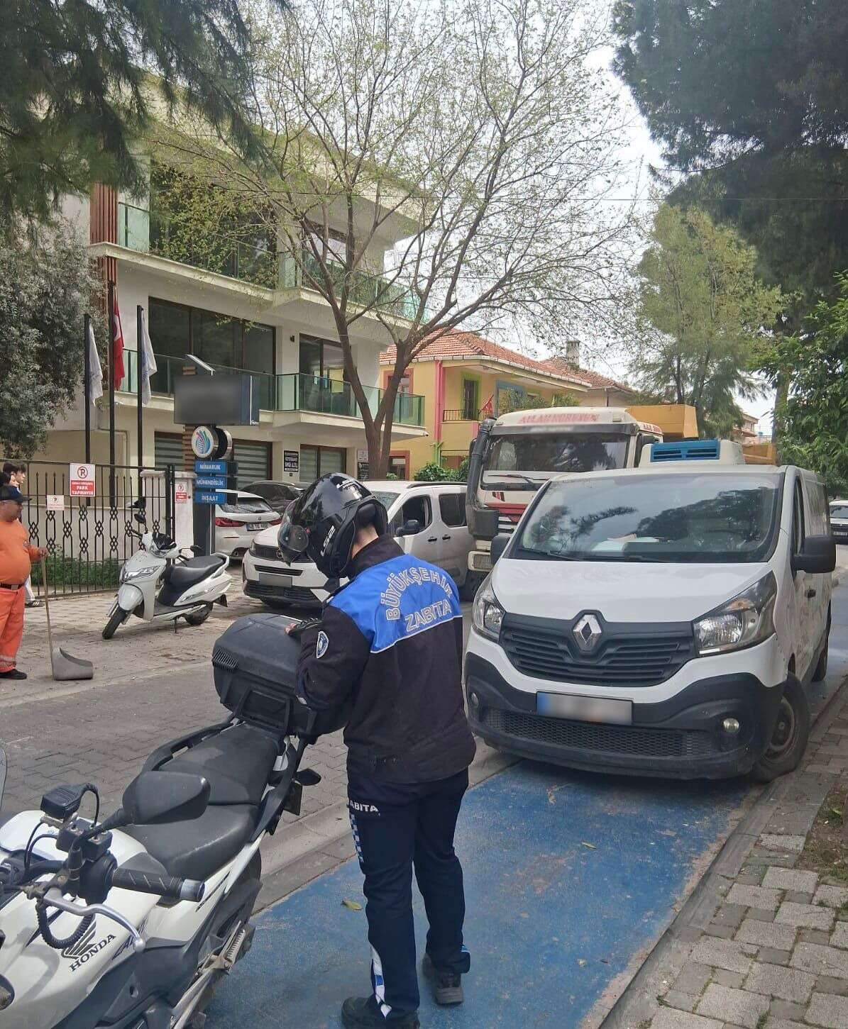 Menteşe’de Kaldırım İşgaline Geçit Yok: 642 Bin TL Ceza 4